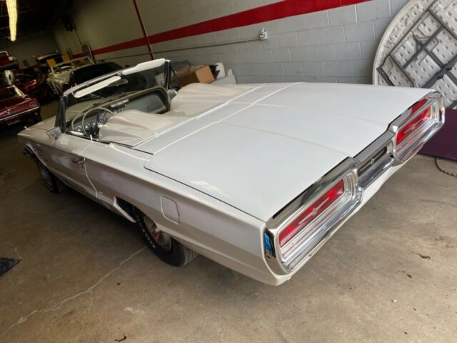 Ford Thunderbird 1965 image number 20