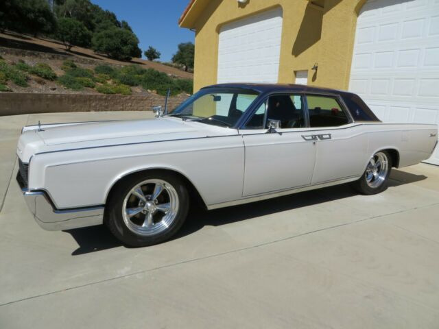 Lincoln Continental 1967 image number 1