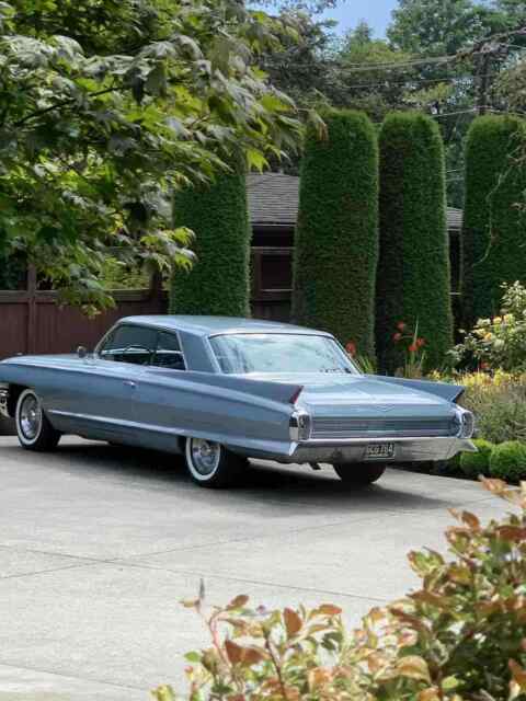 Cadillac DeVille Coupe 1962 image number 0