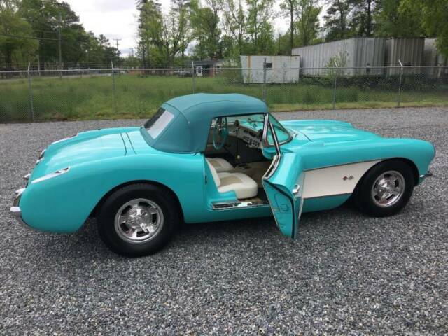 Chevrolet Corvette 1956 image number 15