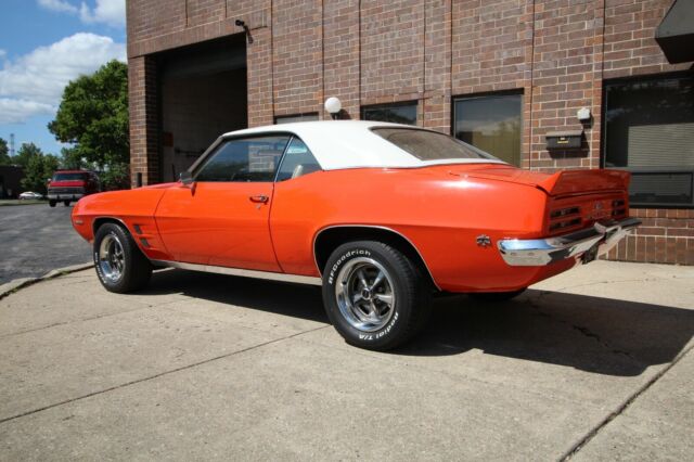 Pontiac Firebird 1969 image number 2