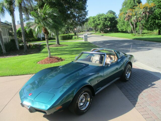 Chevrolet Corvette 1975 image number 0