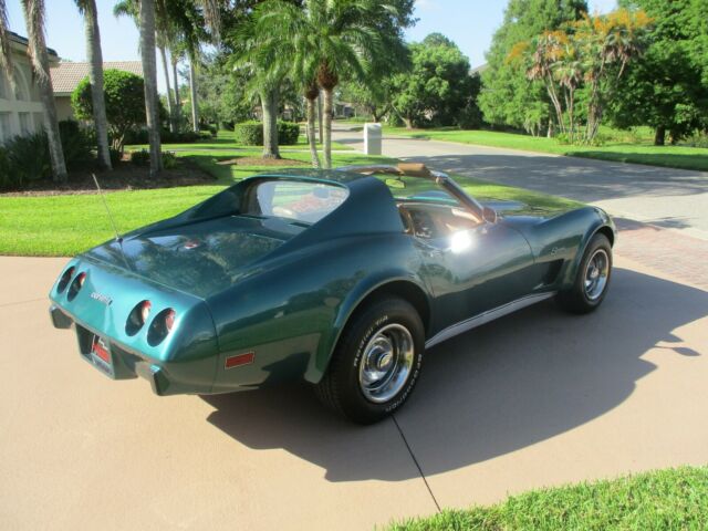 Chevrolet Corvette 1975 image number 1