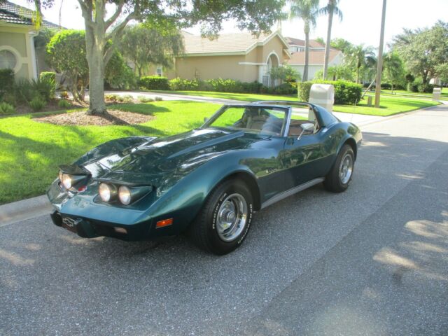 Chevrolet Corvette 1975 image number 20