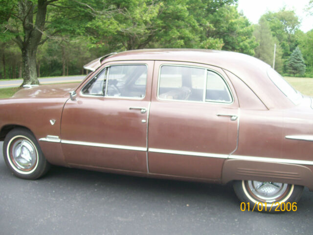 Ford Custom 1951 image number 16