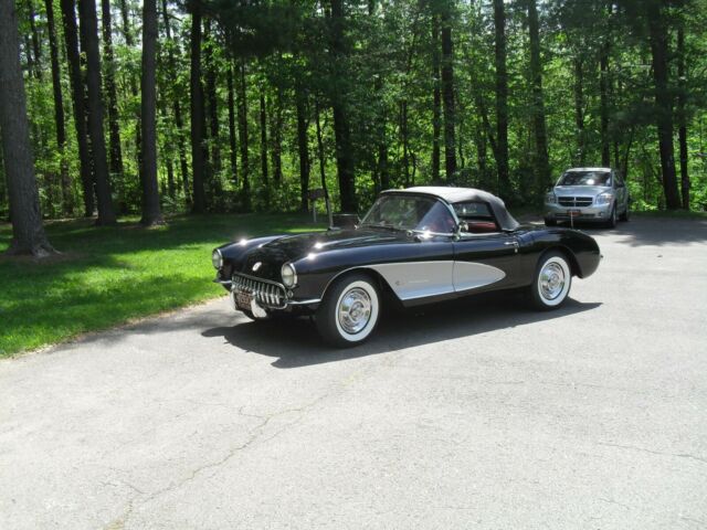 Chevrolet Corvette 1957 image number 0