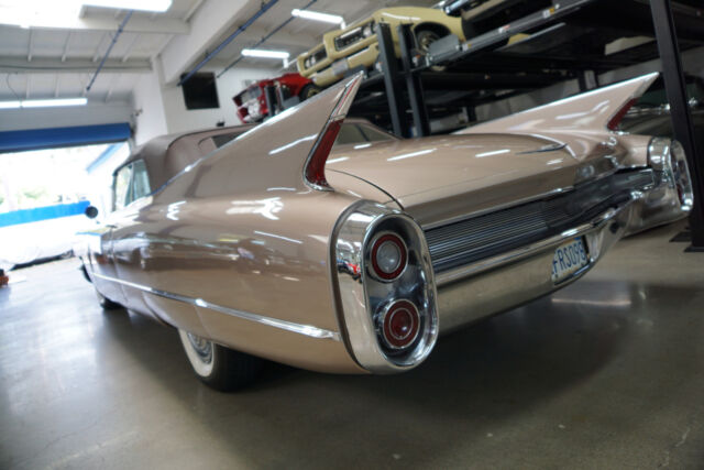 Cadillac Series 62 V8 Convertible 1960 image number 16