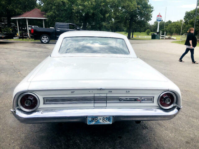 Ford Galaxie 500/XL 1964 image number 3