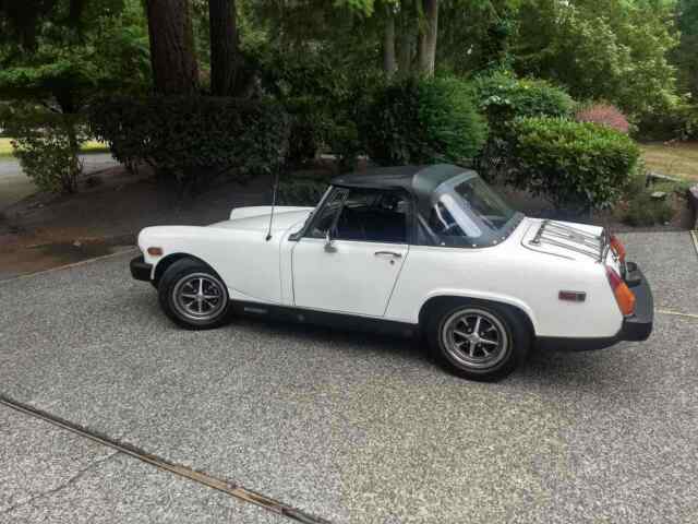 MG Midget 1500 1979 image number 21