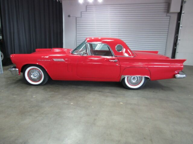 Ford Thunderbird 1957 image number 1