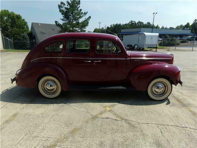 Ford Deluxe Sedan 1940 image number 28