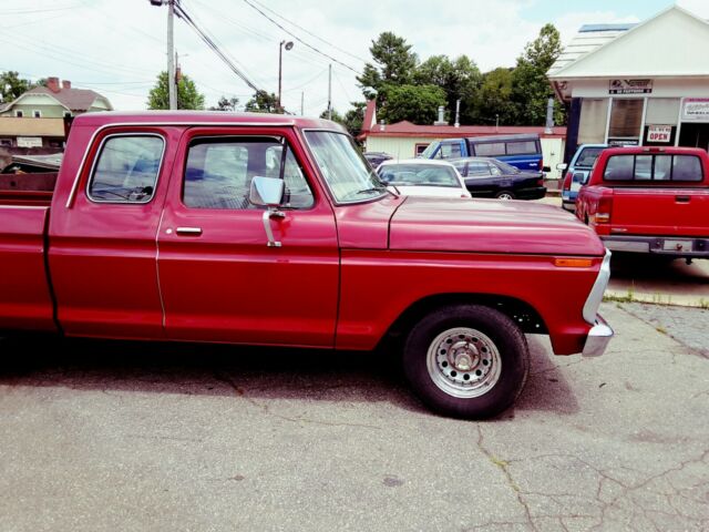 Ford F-150 1976 image number 2