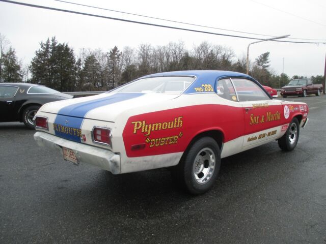 Plymouth Duster 1975 image number 28