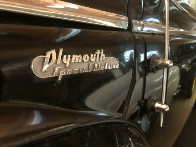 Plymouth Special Deluxe 1941 image number 11