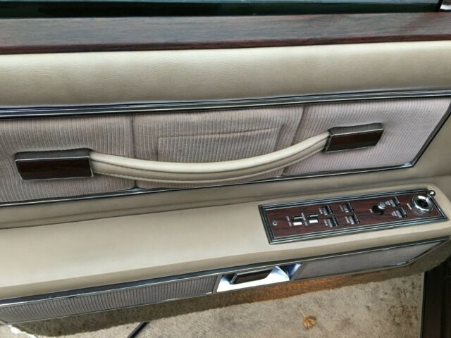 Lincoln Continental 1973 image number 22