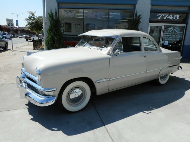 Ford Custom Coupe 1950 image number 0