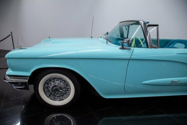 Ford Thunderbird 1960 image number 36