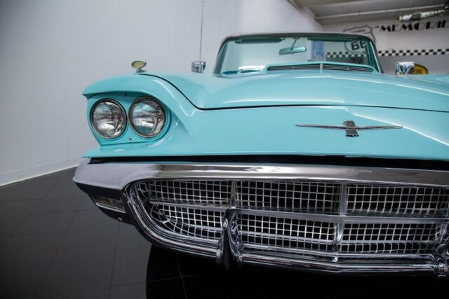 Ford Thunderbird 1960 image number 43