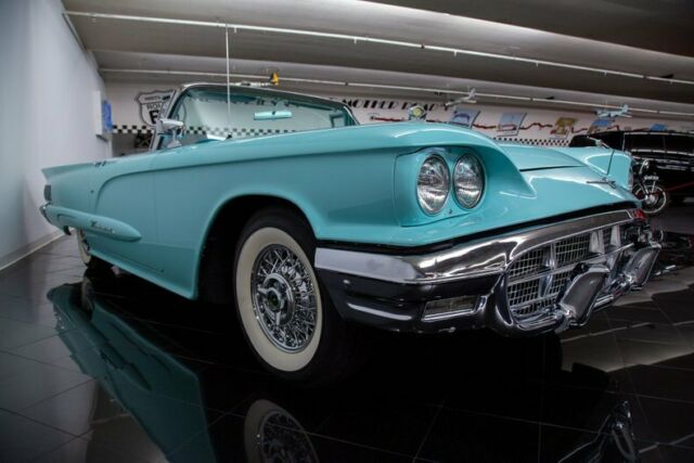 Ford Thunderbird 1960 image number 45