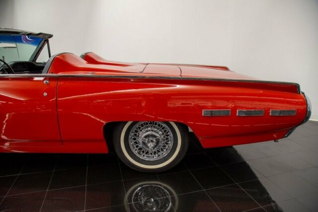 Ford Thunderbird 1962 image number 14