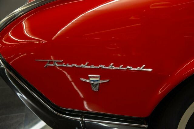 Ford Thunderbird 1962 image number 17