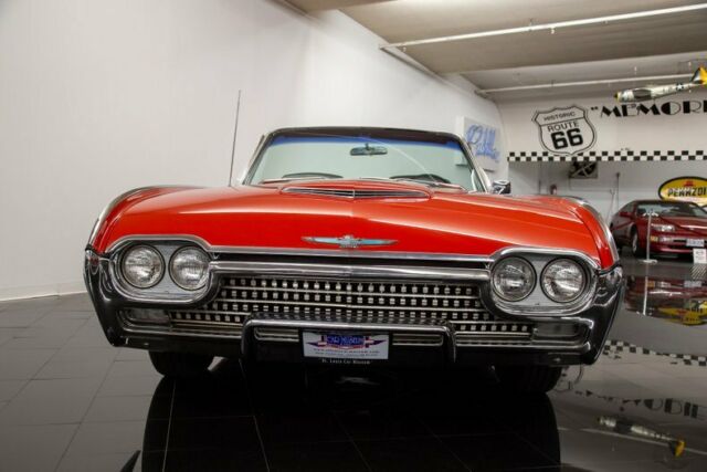 Ford Thunderbird 1962 image number 20