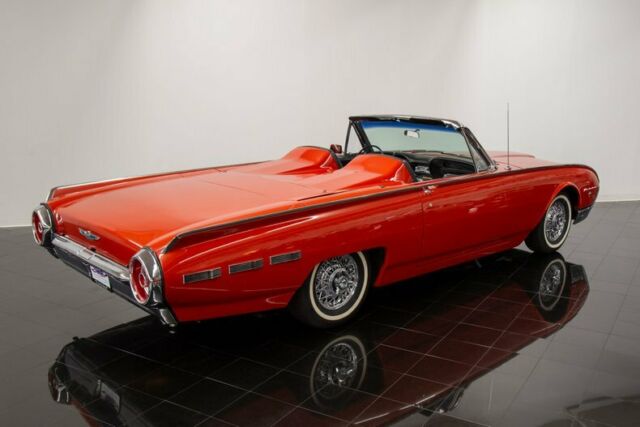 Ford Thunderbird 1962 image number 27