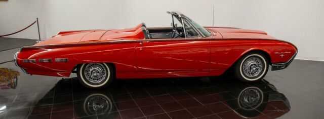 Ford Thunderbird 1962 image number 28