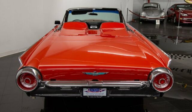 Ford Thunderbird 1962 image number 29