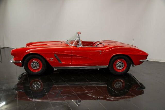 Chevrolet Corvette 1962 image number 1