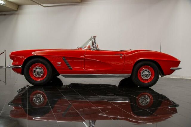 Chevrolet Corvette 1962 image number 11