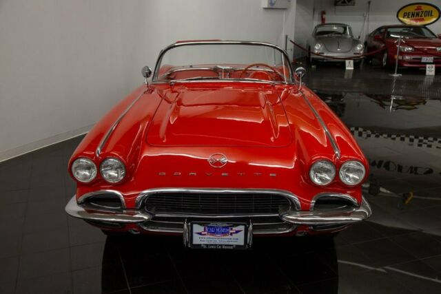 Chevrolet Corvette 1962 image number 2