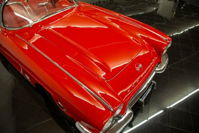 Chevrolet Corvette 1962 image number 22