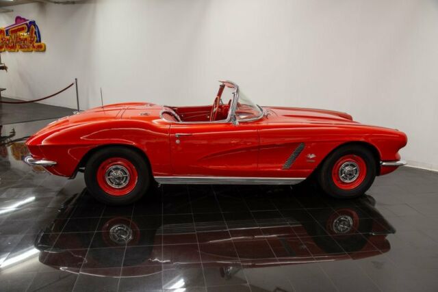 Chevrolet Corvette 1962 image number 28