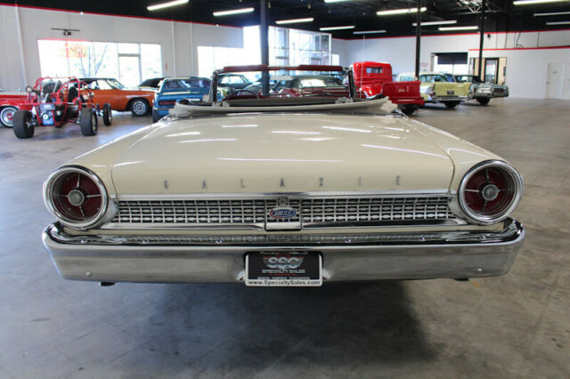 Ford Galaxie 1963 image number 32