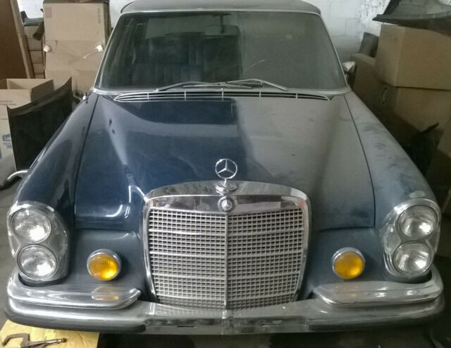 Mercedes-Benz S-Class 1972 image number 0