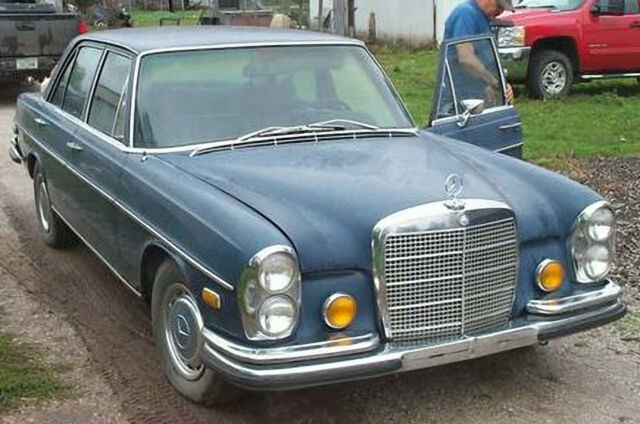 Mercedes-Benz S-Class 1972 image number 1