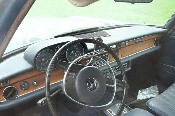 Mercedes-Benz S-Class 1972 image number 3