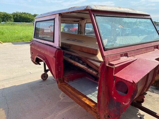 Ford Bronco 1975 image number 1