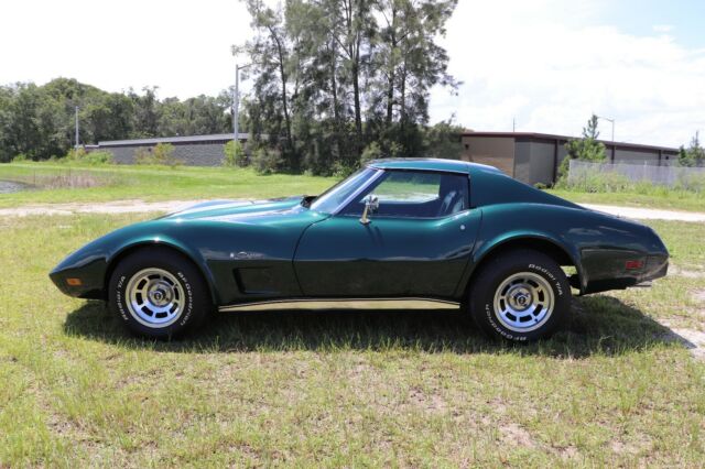 Chevrolet Corvette 1976 image number 1