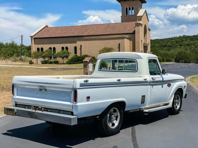 Ford F-250 1966 image number 26