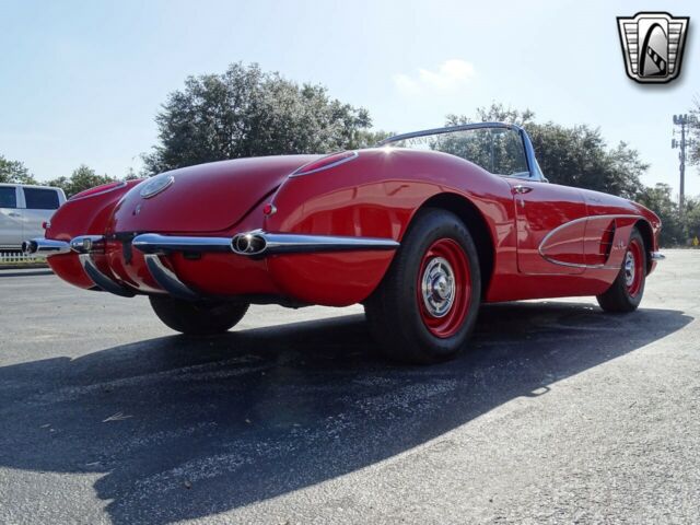 Chevrolet Corvette 1960 image number 30