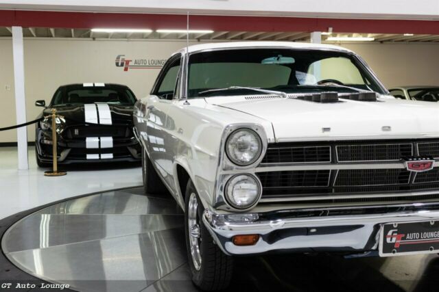 Ford Fairlane 1967 image number 3