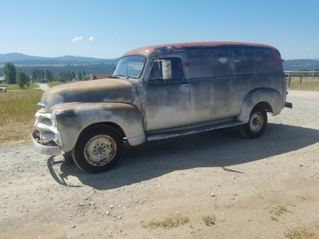 Chevrolet 3800 PANEL TRUCK 1955 image number 1