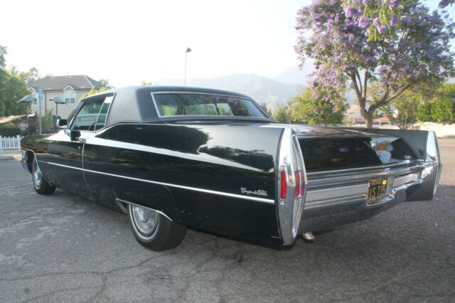 Cadillac DeVille 1968 image number 2