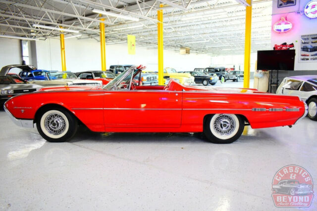 Ford Thunderbird 1962 image number 10