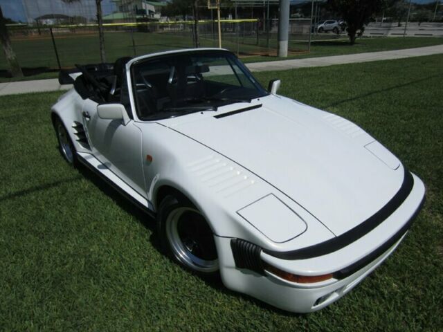 Porsche 911 1976 image number 2