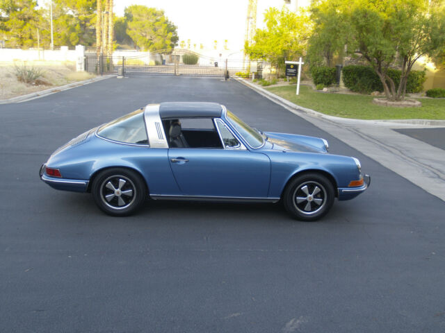 Porsche 911 1971 image number 28