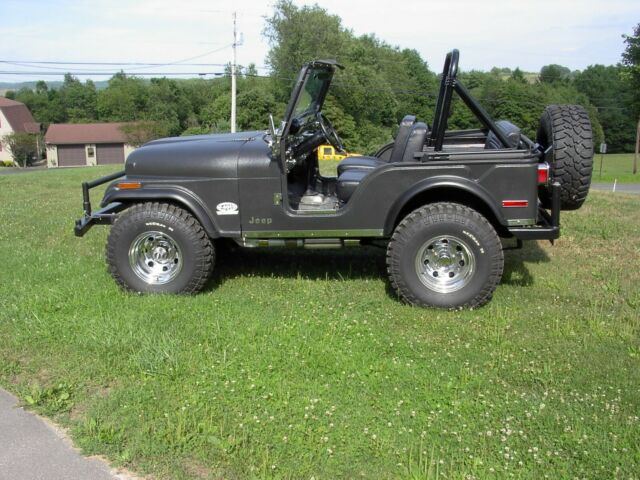 Jeep CJ 1972 image number 1