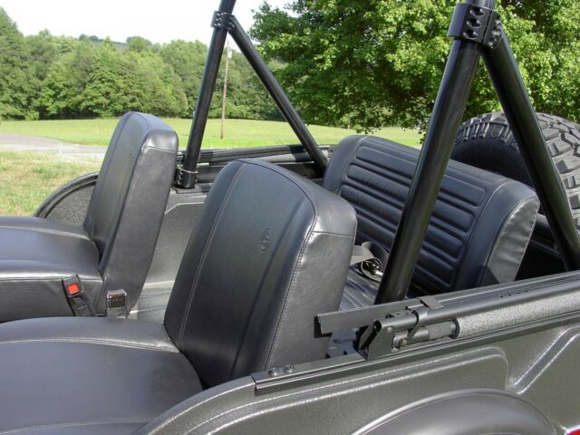 Jeep CJ 1972 image number 21